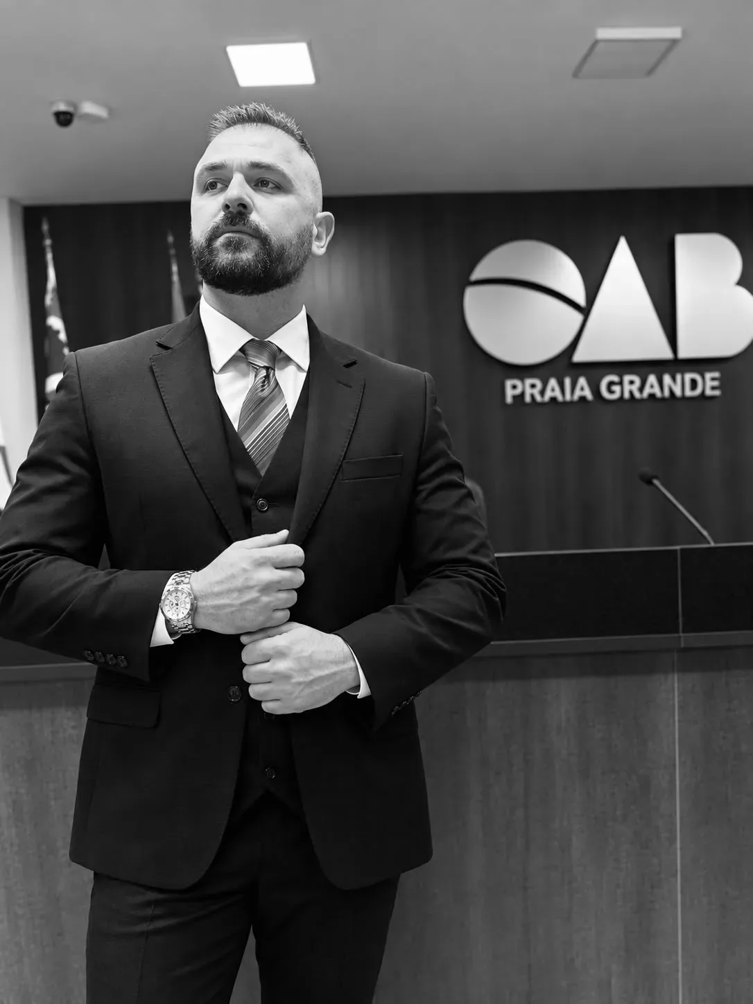 Dr. Lucas Carrara, advogado criminal em Praia Grande/SP